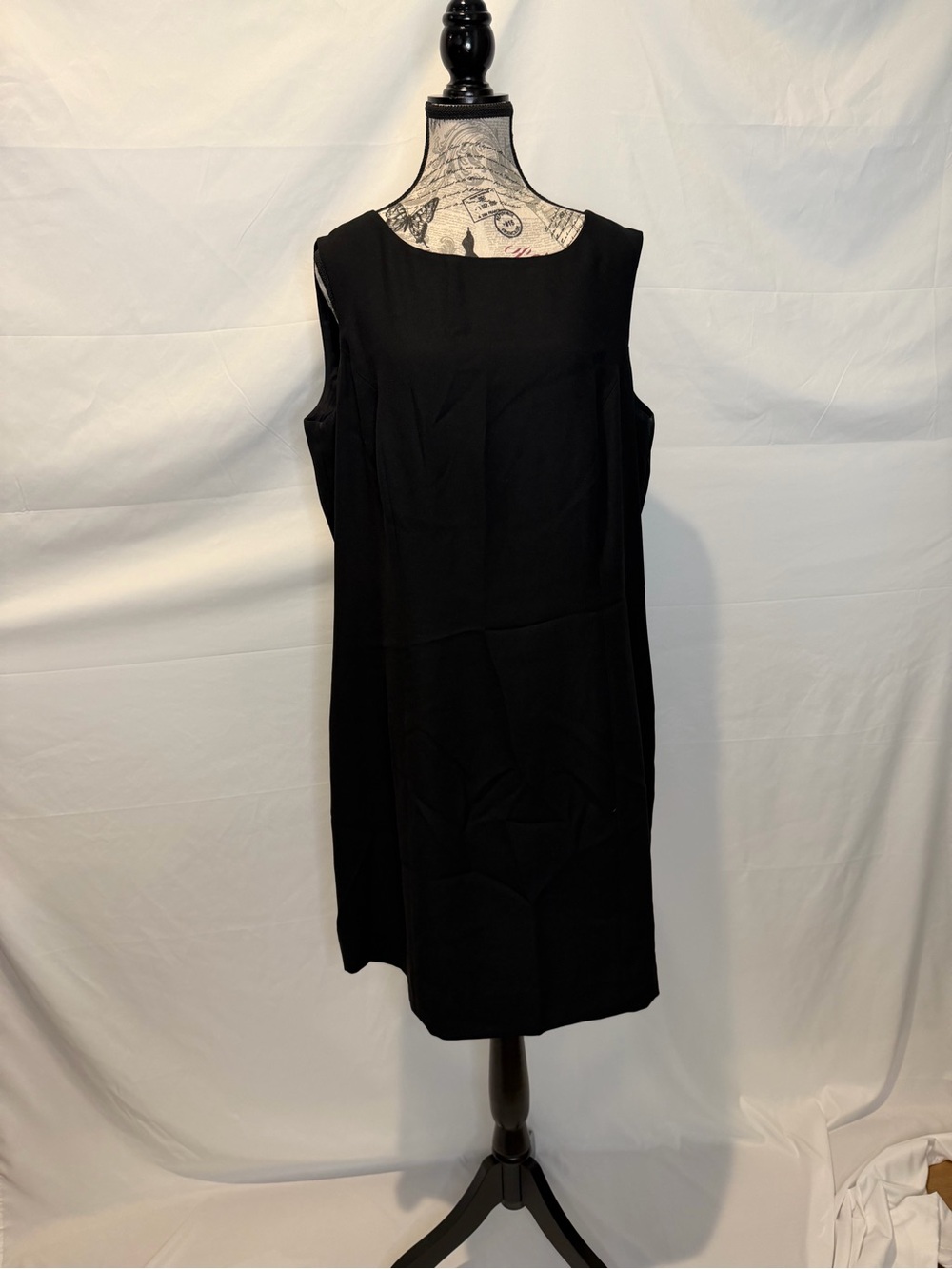 JohnPaulRichard Black Sleeveless Midi Shift Dress
